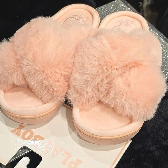Playboy Embossed Logo Plush Memory Foam Cross Slippers - Picture 5 of 8